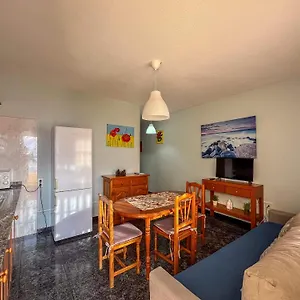 https://apartamento-vista-al-mar-y-piscina.in-canary-islands.com