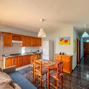 https://apartamento-vista-al-mar-y-piscina.in-canary-islands.com